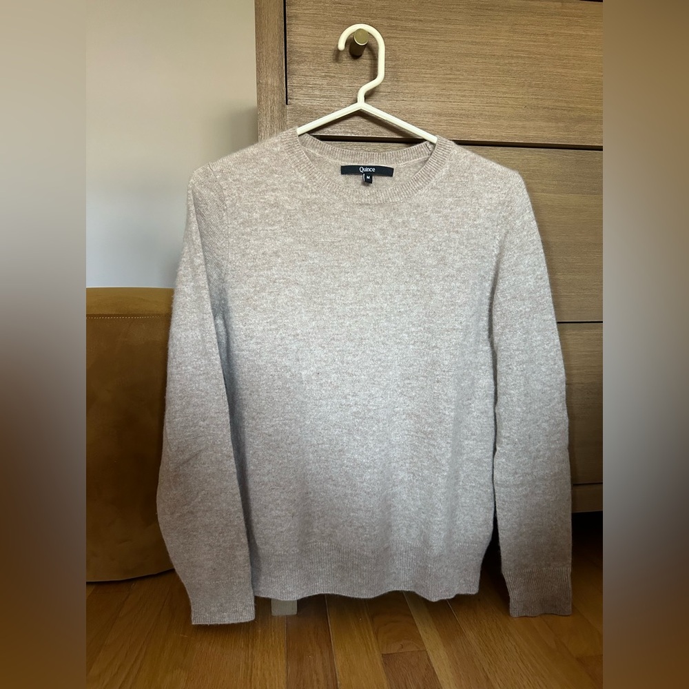 QUINCE Mongolian Cashmere Crewneck
Sweater / Oatmeal / Size M